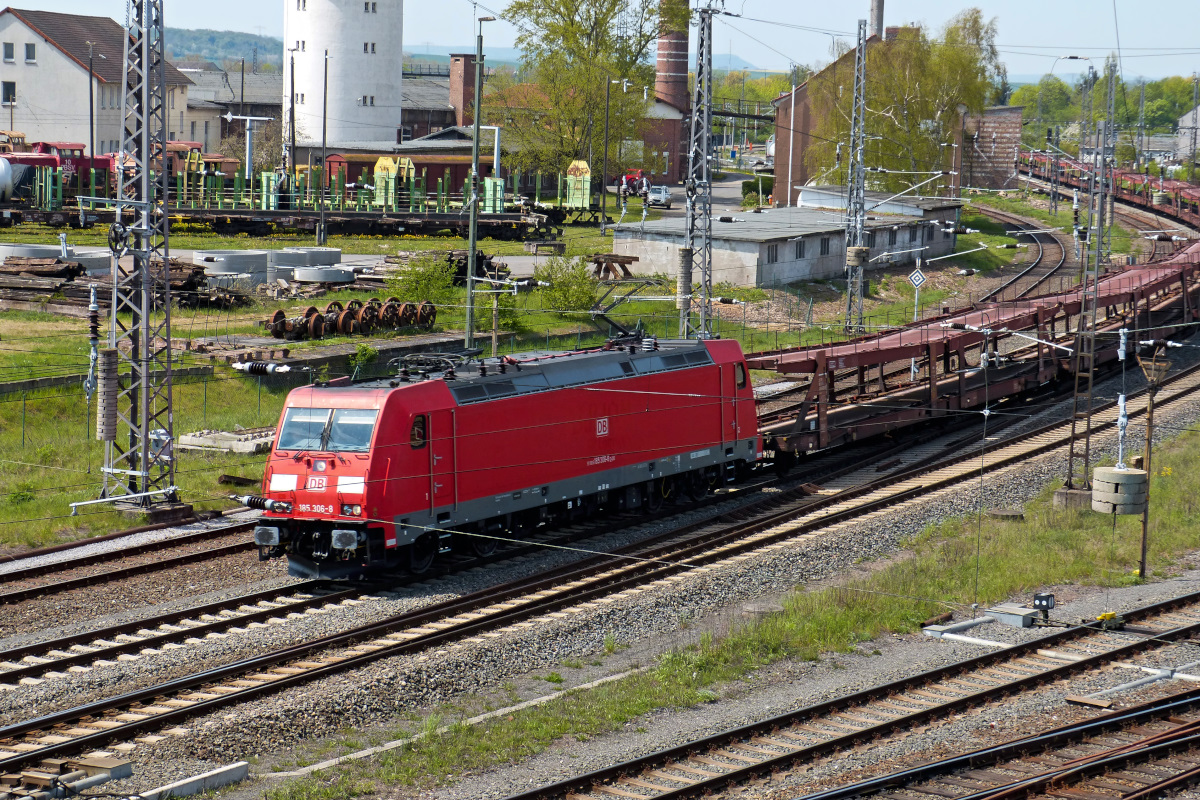 185 306-8 mit leerem Autozug Nordhausen 06.05.2016