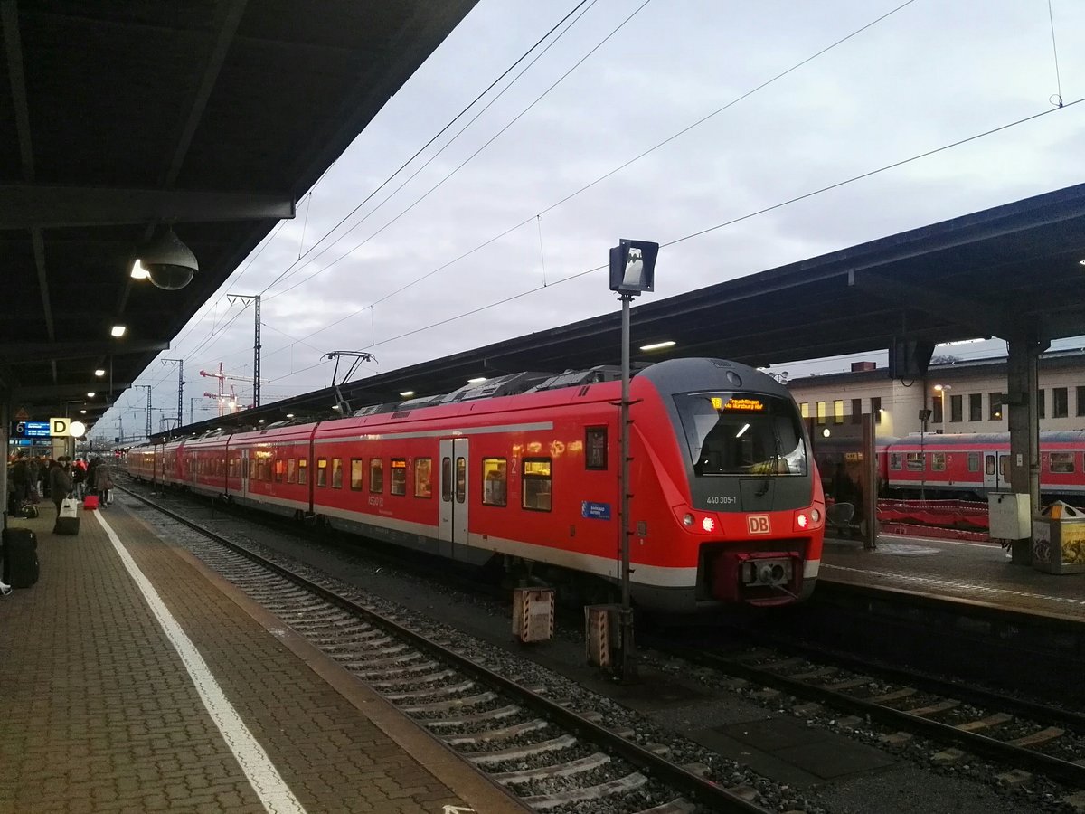 440 305-1 Würzburg Hbf 02.12.2016