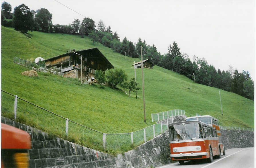 (001'810) - AFA Adelboden - Nr. 6/BE 26'706 - FBW/Vetter-R&J Anderthalbdecker im September 1987 in Achseten, Grund-Ladholz