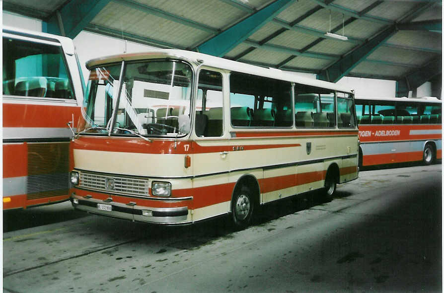 (005'800A) - AFA Adelboden - Nr. 17/BE 332'800 - Setra (ex Born, Olten) am 23. April 1990 im Autobahnhof Adelboden