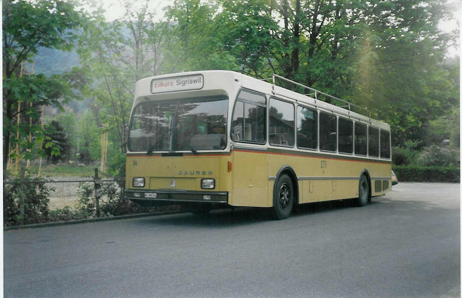 (012'400A) - STI Thun - Nr. 54/BE 396'554 - Saurer/R&J am 10. Mai 1995 bei der Schifflndte Thun