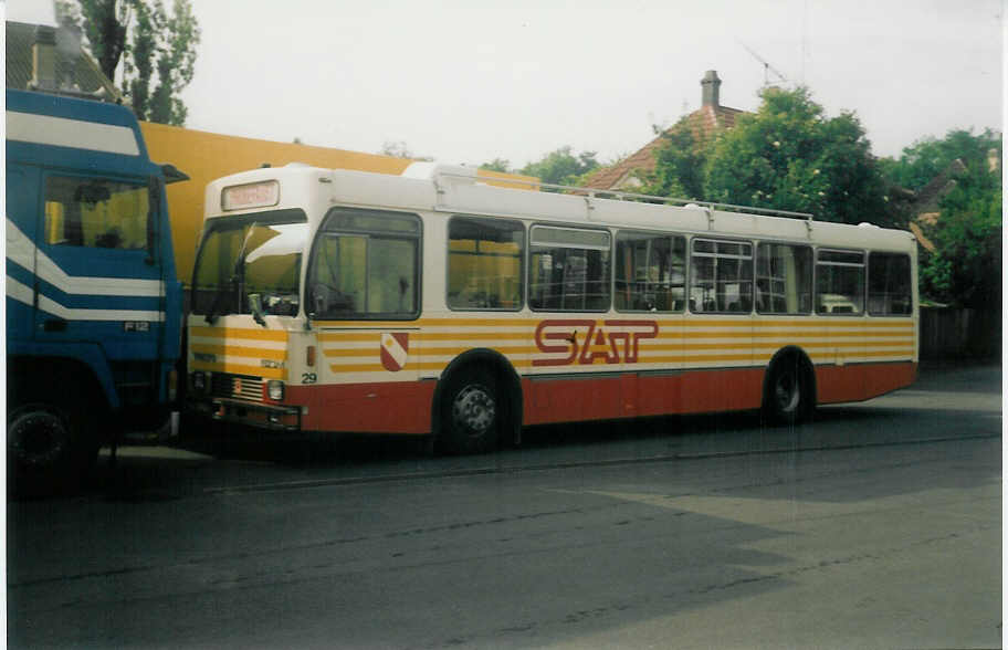 (014'211) - SAT Thun - Nr. 29/BE 419'029 - Volvo/R&J am 25. Juni 1996 in Thun, Garage