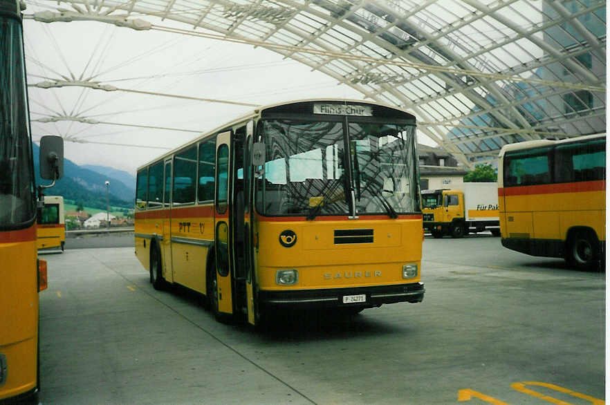 (014'304) - PTT-Regie - P 24'271 - Saurer/Tscher am 2. Juli 1996 in Chur, Postautostation