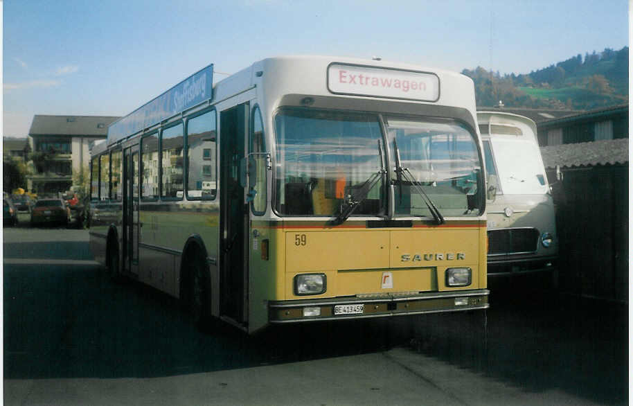 (015'719) - STI Thun - Nr. 59/BE 413'459 - Saurer/R&J im Oktober 1996 in Thun, Garage