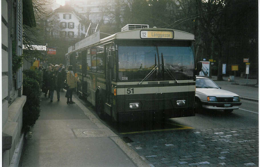 (016'629) - SVB Bern - Nr. 51 - FBW/Gangloff Gelenktrolleybus am 26. Mrz 1997 in Bern, Brengraben