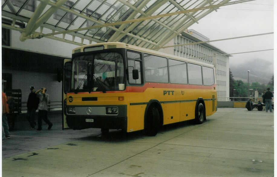 (018'404) - PTT-Regie - P 23'330 - Mercedes/FHS am 2. August 1997 in Chur, Postautostation