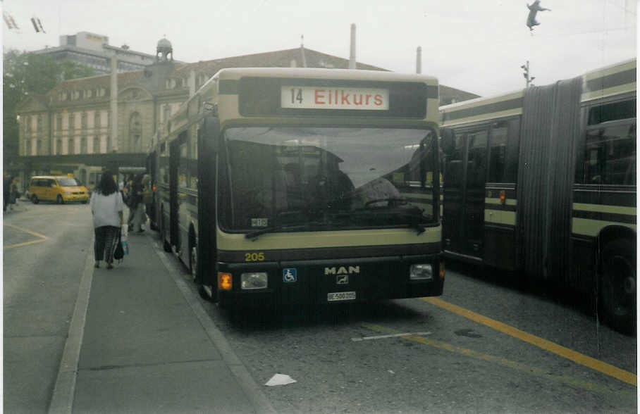 (018'515) - SVB Bern - Nr. 205/BE 500'205 - MAN am 4. August 1997 beim Bahnhof Bern