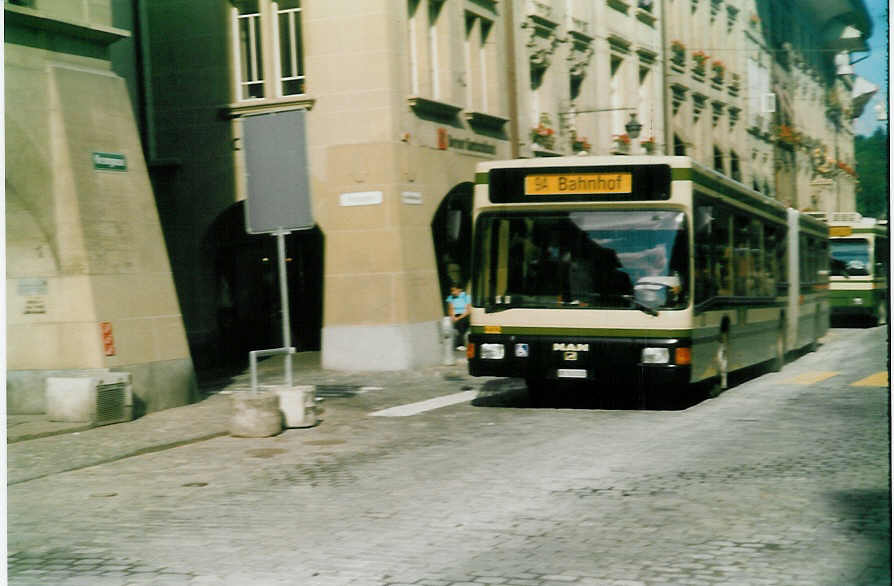 (019'116) - SVB Bern - Nr. 232/BE 513'232 - MAN am 5. September 1997 in Bern, Rathaus