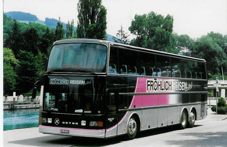 (023'801) - Frhlich, Zrich - ZH 27'118 - Setra am 1. Juli 1998 bei der Schifflndte Thun