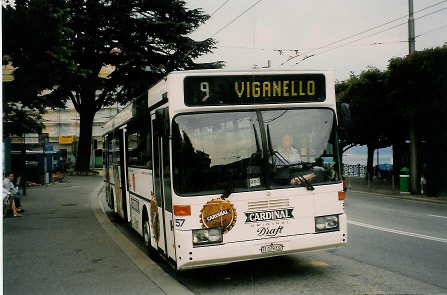 (024'428) - ACT Lugano - Nr. 57/TI 179'337 - Mercedes (ex Nr. 27) am 13. Juli 1998 in Lugano, Piazza Manzoni