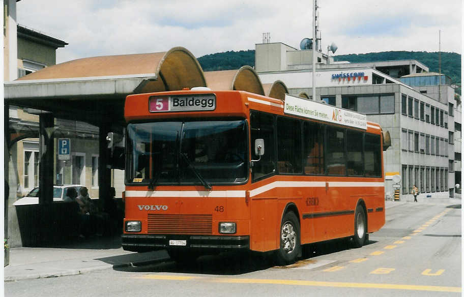 (024'618) - RVBW Wettingen - Nr. 48/AG 17'704 - Volvo/Hess am 15. Juli 1998 beim Bahnhof Baden