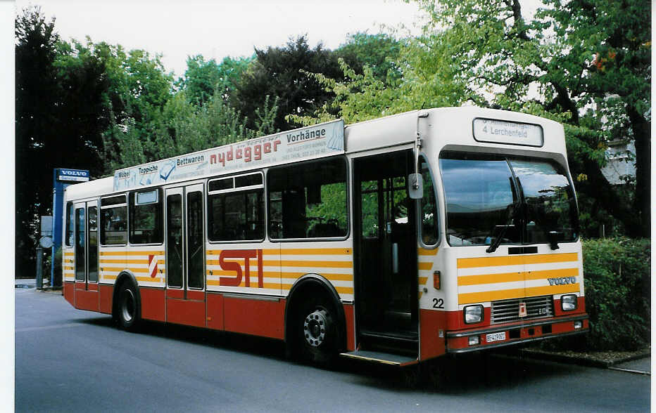 (025'913) - STI Thun - Nr. 22/BE 419'022 - Volvo/R&J (ex SAT Thun Nr. 22) am 1. September 1998 in Thun, Garage