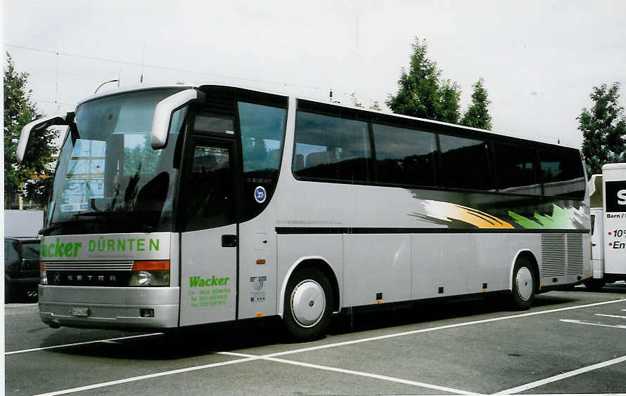 (025'927) - Wacker, Drnten - ZH 164'269 - Setra am 4. September 1998 in Thun, Seestrasse