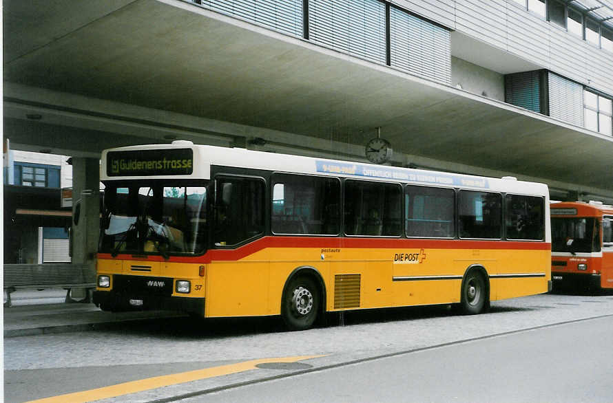 (026'304) - Ryffel, Uster - Nr. 37/ZH 204'402 - NAW/Hess am 3. Oktober 1998 beim Bahnhof Uster