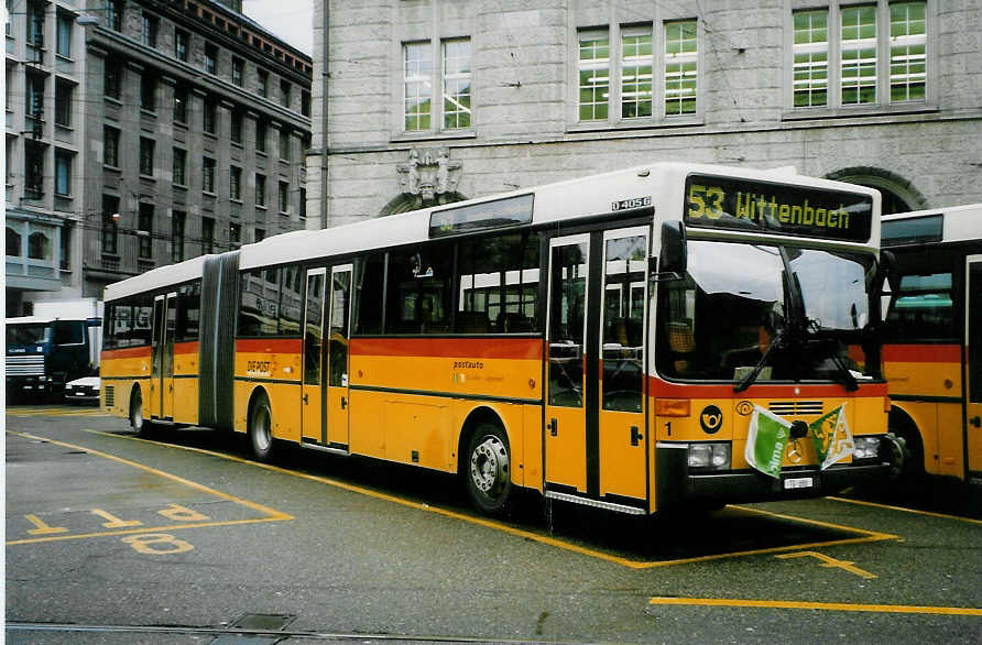 (026'918) - Cars Alpin Neff, Arbon - Nr. 1/TG 686 - Mercedes am 8. Oktober 1998 beim Bahnhof St. Gallen