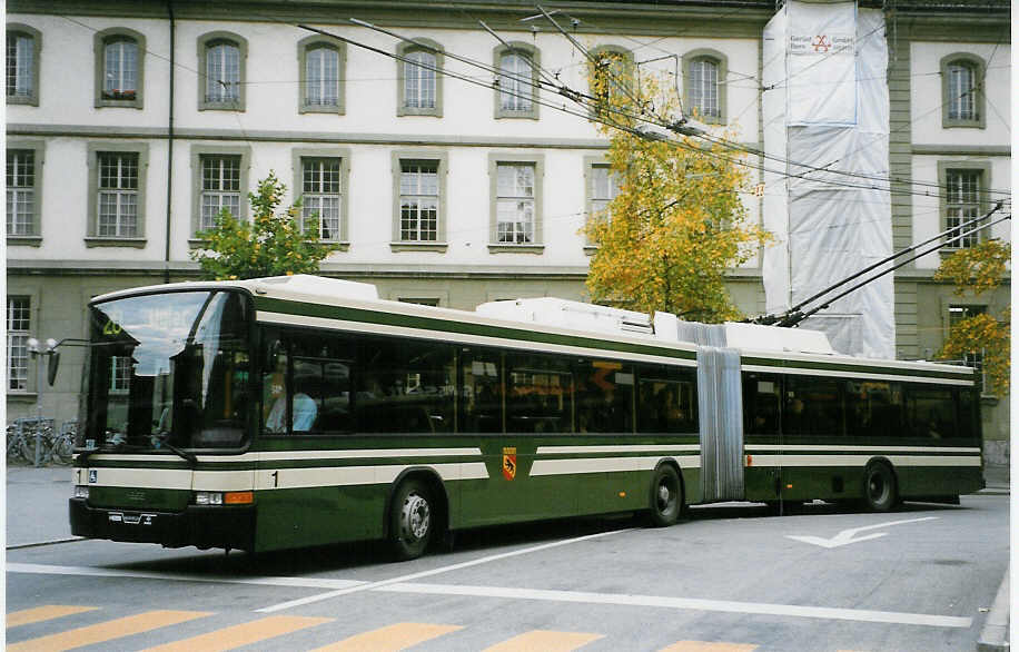 (027'312) - SVB Bern - Nr. 1 - NAW/Hess am 10. Oktober 1998 beim Bahnhof Bern