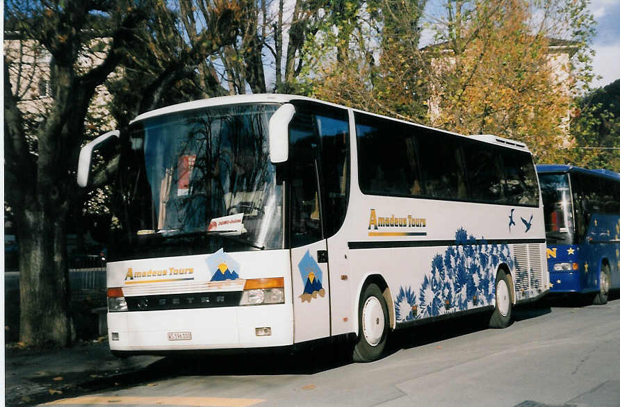 (027'821) - Amadeus, Visp - VS 196'100 - Setra am 11. November 1998 in Thun, Aarefeld