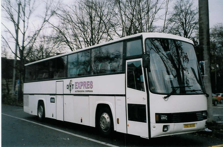 (027'910) - Aus der Tschechoslowakei: DT Expres, Dopravo - PMA-92-09 - DAF am 16. November 1998 in Schaffhausen, Bushof