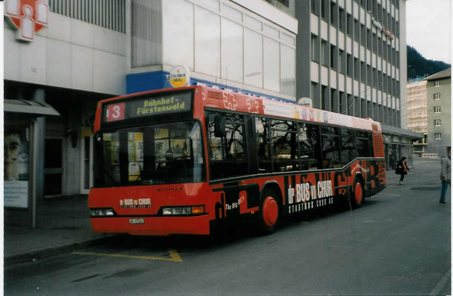 (028'622) - SBC Chur - Nr. 4/GR 97'504 - Neoplan am 1. Januar 1999 beim Bahnhof Chur