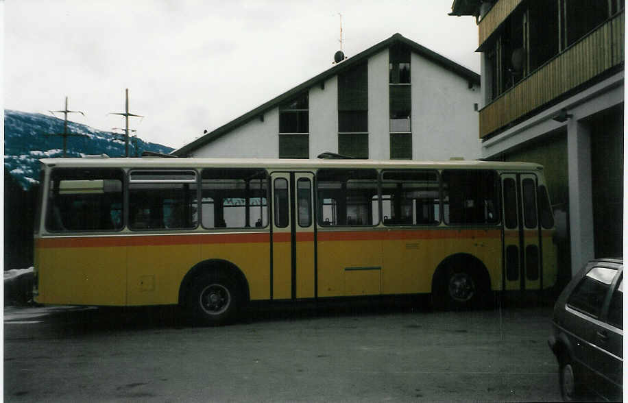 (028'633) - Stuppan, Flims - SG 216'356 - Saurer/Tscher-R&J (ex P 24'662) am 1. Januar 1999 in Laax, Garage