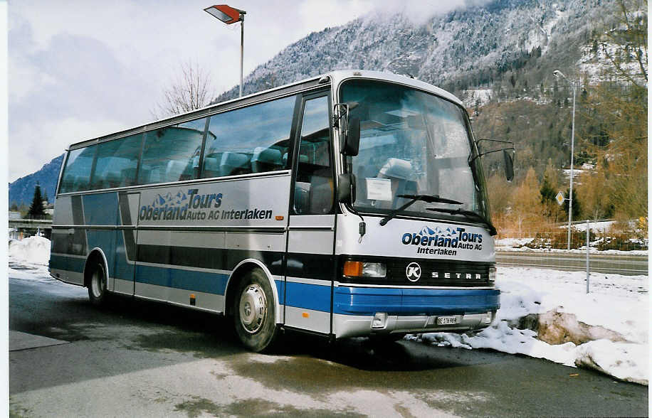 (029'917) - AAGI Interlaken - Nr. 30/BE 176'989 - Setra am 6. Mrz 1999 in Interlaken, Werkhof