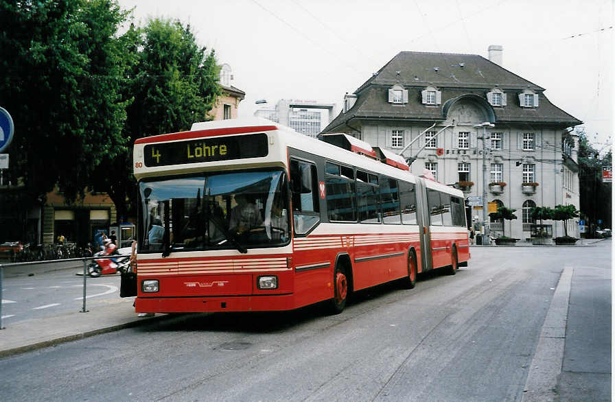 (033'134) - VB Biel - Nr. 80 - NAW/Hess Gelenktrolleybus am 5. Juli 1999 in Biel, Zentralplatz