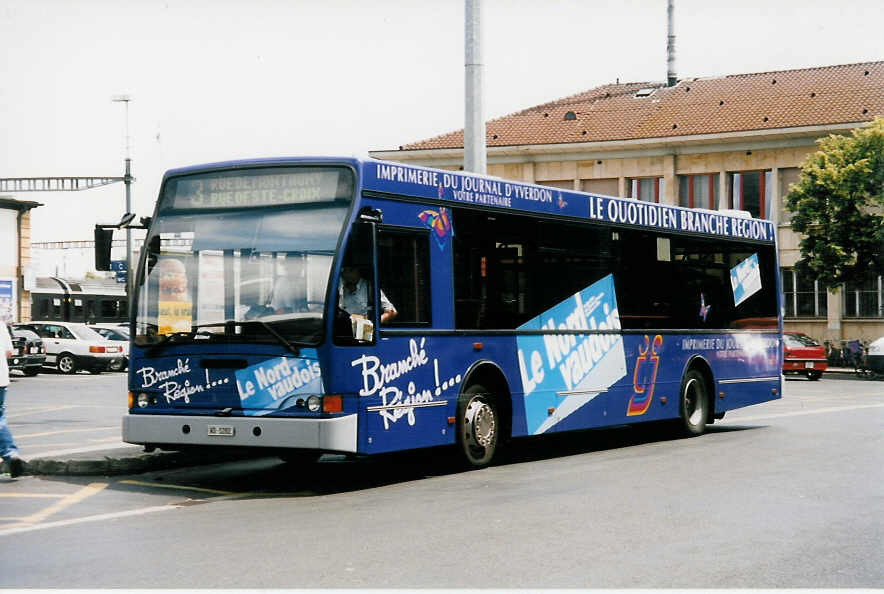 (033'833) - TPYG Yverdon - VD 1282 - Volvo/Berkhof am 8. Juli 1999 beim Bahnhof Yverdon