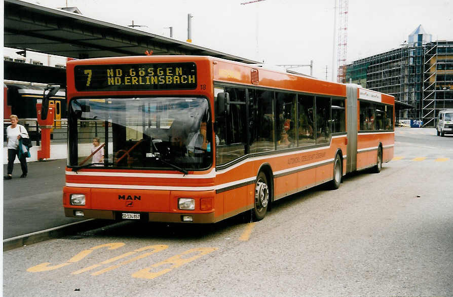 (034'333) - AGO Olten - Nr. 18/SO 134'857 - MAN am 14. Juli 1999 beim Bahnhof Olten