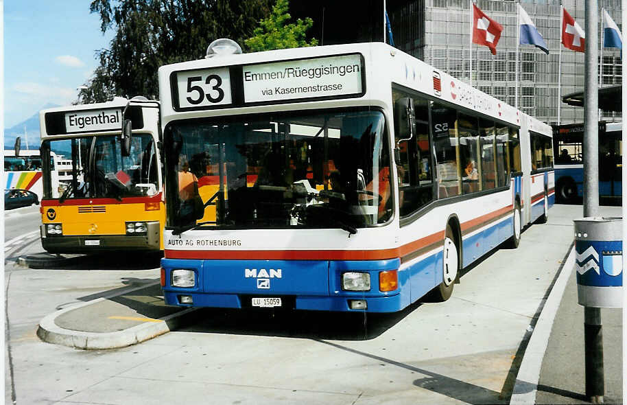 (034'835) - AAGR Rothenburg - Nr. 23/LU 15'059 - MAN am 26. Juli 1999 beim Bahnhof Luzern