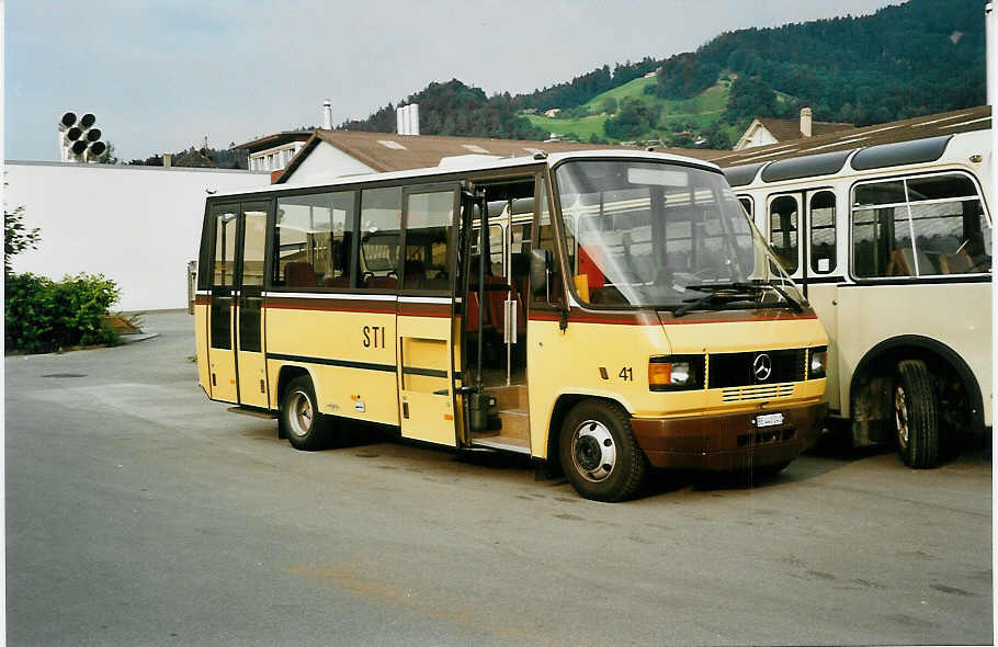 (034'933) - STI Thun - Nr. 41/BE 443'241 - Mercedes/Auwrter am 27. Juli 1999 in Thun, Garage