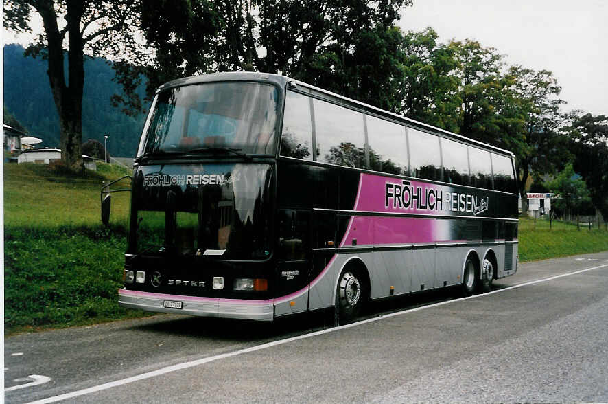 (036'803) - Frhlich, Zrich ZH 27'119 - Setra am 12. September 1999 in Les Brenets, Parkplatz NLB