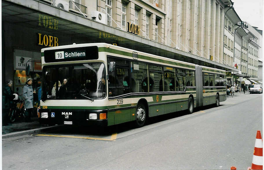 (037'826) - SVB Bern - Nr. 239/BE 513'239 - MAN am 25. November 1999 beim Bahnhof Bern