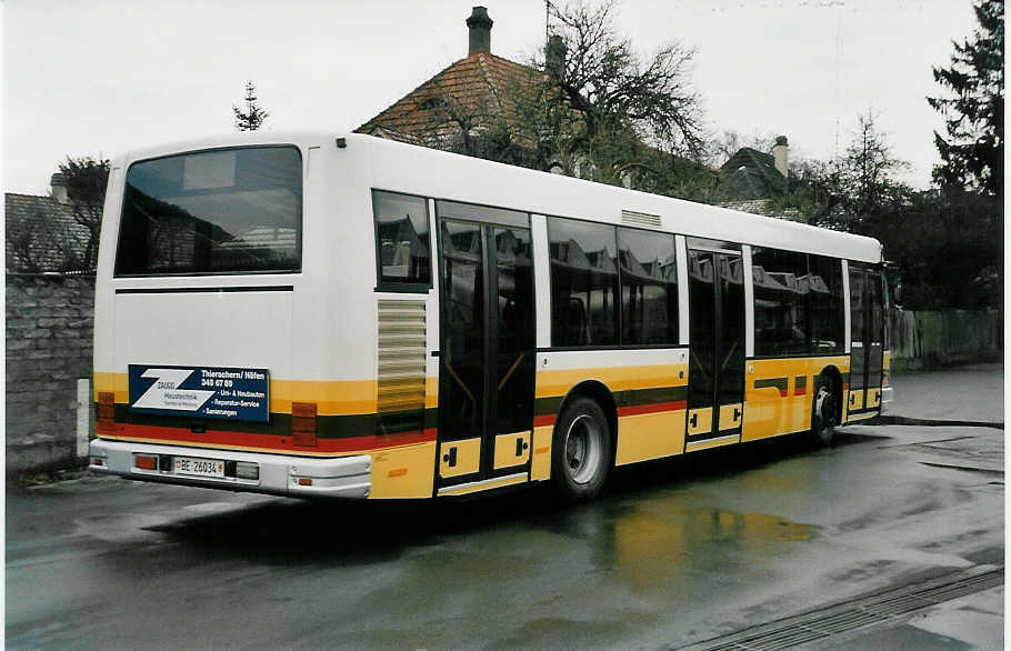 (038'032) - STI Thun - Nr. 8/BE 26'034 - Den Oudsten (ex TSG Blumenstein Nr. 8) am 24. Dezember 1999 in Thun, Garage