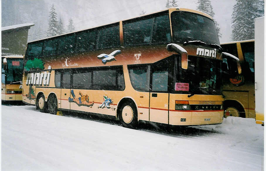 (039'117) - Marti, Kallnach - Nr. 27/BE 102'217 - Setra am 19. Februar 2000 in Adelboden, Unter dem Birg