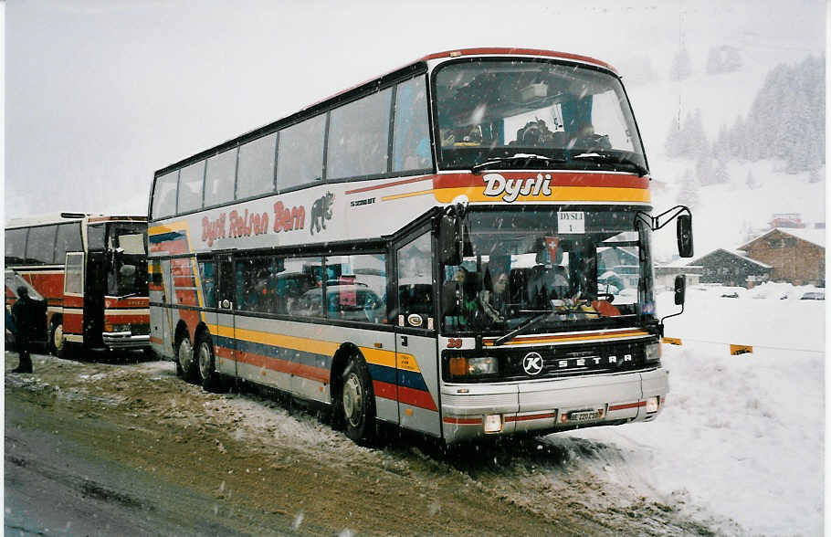 (039'221) - Dysli, Bern - Nr. 26/BE 220'210 - Setra am 20. Februar 2000 in Adelboden, Kreuzweg