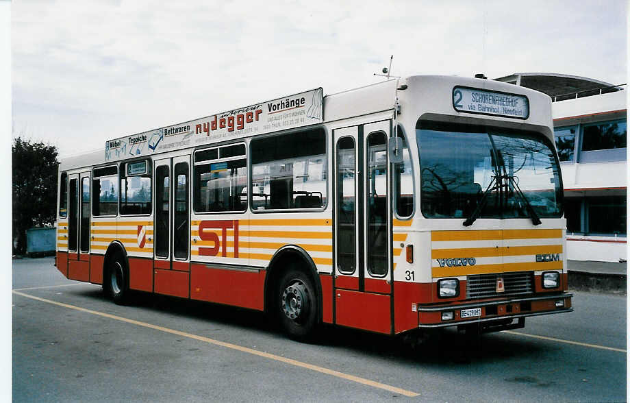 (039'325) - STI Thun - Nr. 31/BE 419'031 - Volvo/R&J (ex SAT Thun Nr. 31) am 24. Februar 2000 bei der Schifflndte Thun