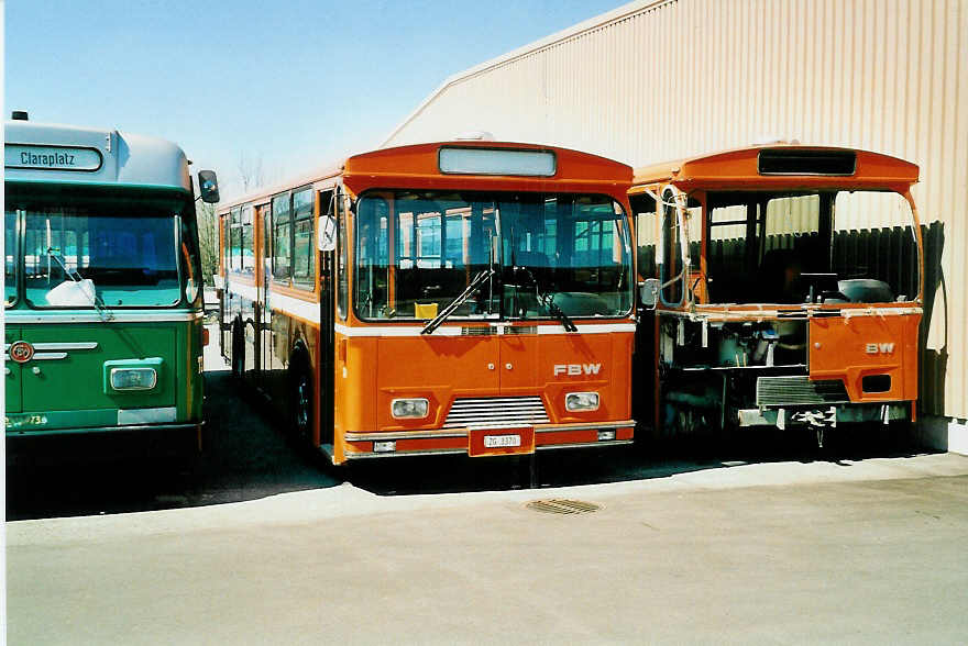 (040'025) - ZVB Zug - Nr. 20/ZG 3370 - FBW/Tscher am 8. April 2000 in Zug, Garage