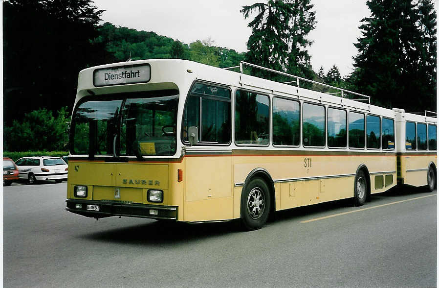 (040'636) - STI Thun - Nr. 47/BE 396'547 - Saurer/R&J am 28. Mai 2000 bei der Schifflndte Thun