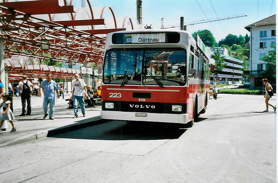 (041'433) - WV Winterthur - Nr. 223/ZH 218'223 - Volvo/Tscher am 19. Juni 2000 beim Hauptbahnhof Winterthur