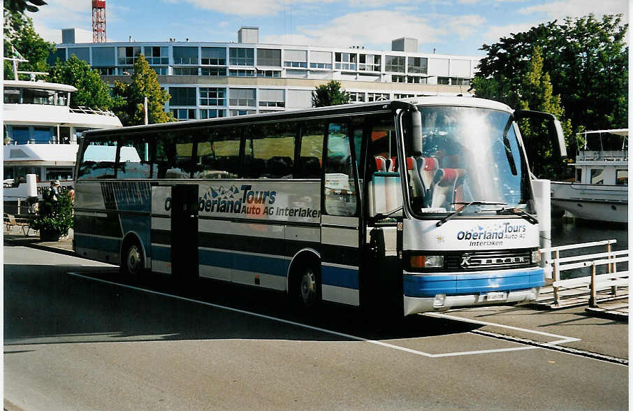 (041'629) - AAGI Interlaken - Nr. 31/BE 465'208 - Setra am 5. Juli 2000 bei der Schifflndte Thun