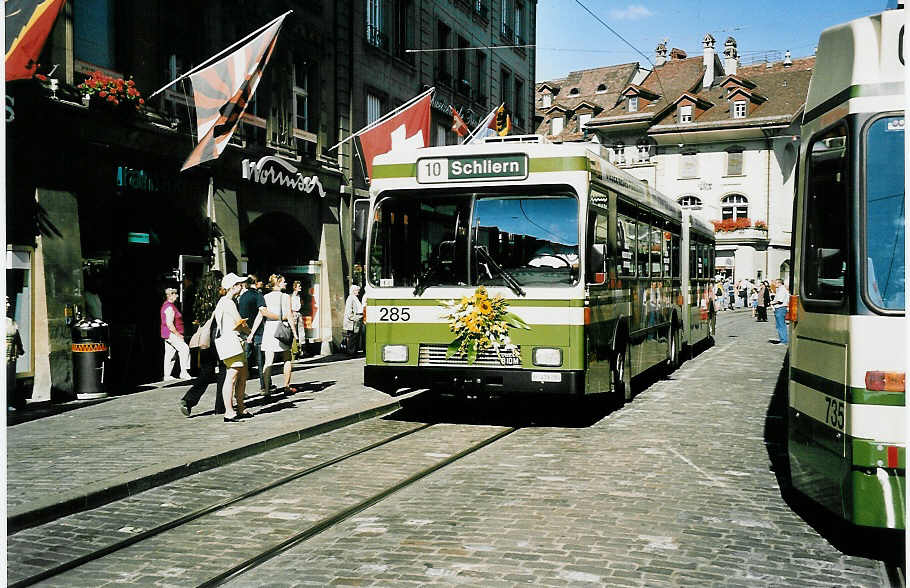 (042'517) - SVB Bern - Nr. 285/BE 419'285 - Volvo/R&J-Hess-Gangloff am 12. August 2000 in Bern, Brenplatz