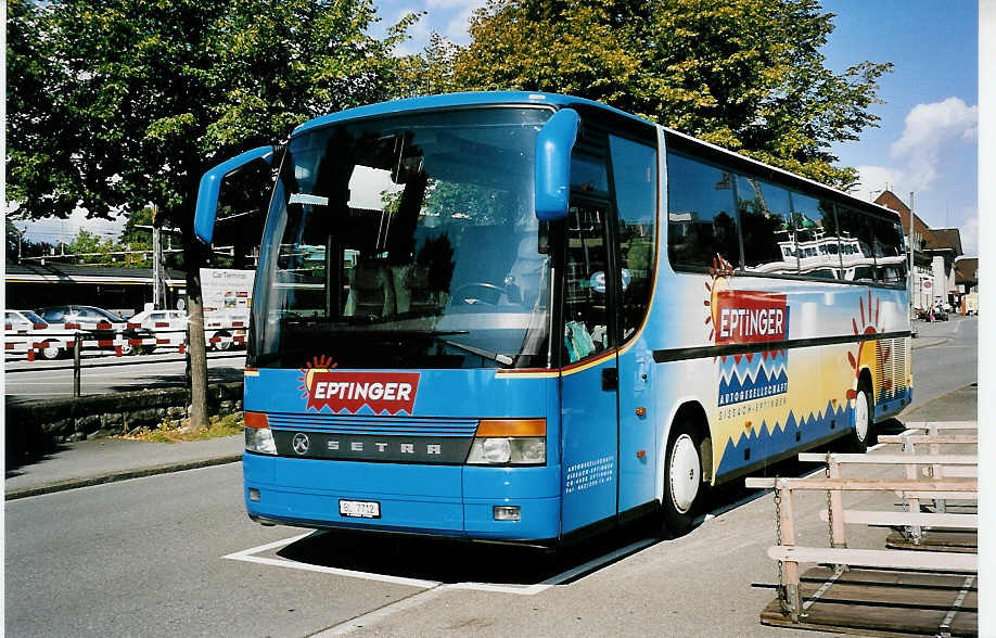 (043'005) - AGSE Eptingen - BL 7712 - Setra am 28. August 2000 bei der Schifflndte Thun