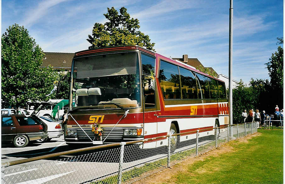 (043'126) - STI Thun - Nr. 39/BE 61'012 - Drgmller (ex TSG Blumenstein Nr. 9) am 9. September 2000 in Thun-Lerchenfeld, Waldeck