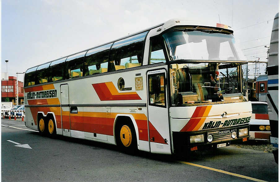 (043'220) - Klin, Zollikofen - BE 63'771 - Neoplan am 14. September 2000 in Thun, CarTerminal