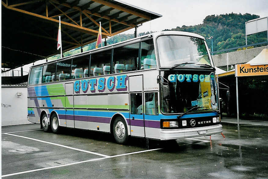 (043'233) - Gtsch, Baar - ZG 20'205 - Setra am 21. September 2000 in Thun, Grabengut