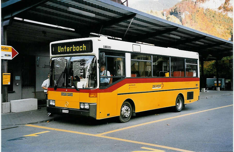 (043'625) - Selfors, Meiringen - BE 151'487 - NAW/Gppel (ex P 22'020; ex Meray, Delmont; ex LVB Lenk) am 21. Oktober 2000 in Meiringen, Postautostation