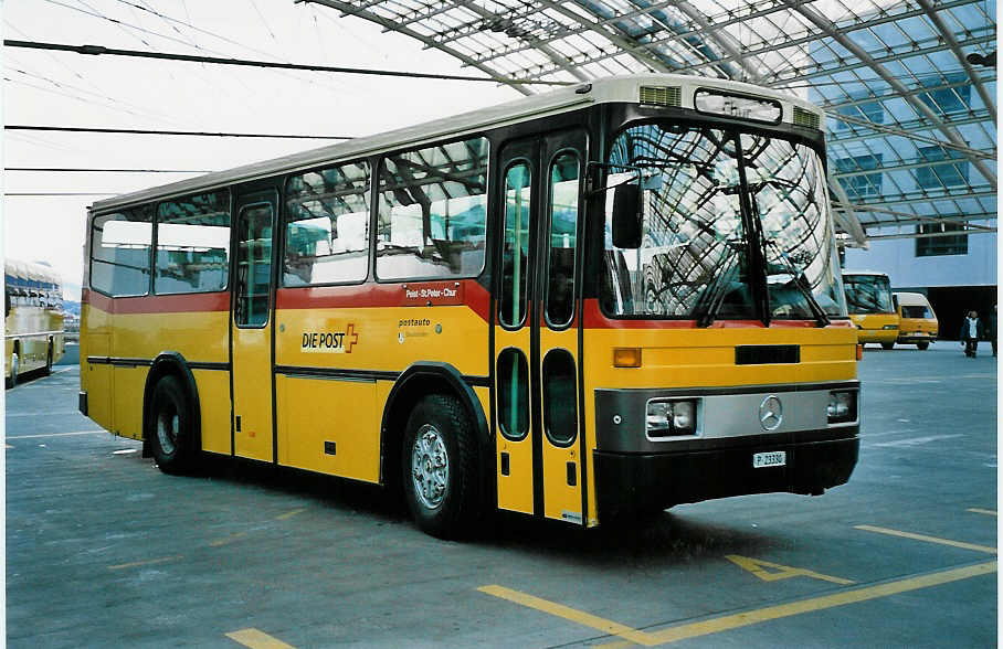 (044'406) - PTT-Regie - P 23'330 - Mercedes/FHS am 1. Januar 2001 in Chur, Postautostation