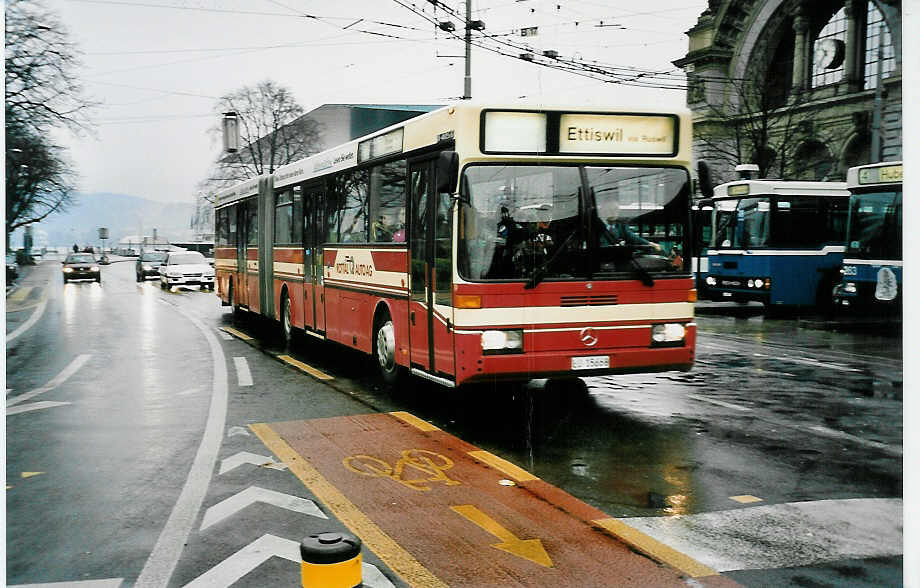 (045'110) - ARAG Ruswil - Nr. 19/LU 15'660 - Mercedes am 22. Februar 2001 beim Bahnhof Luzern