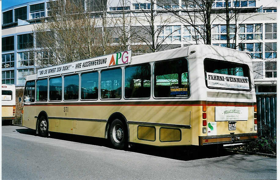 (045'536) - STI Thun - Nr. 51/BE 396'551 - Saurer/R&J am 2. April 2001 bei der Schifflndte Thun