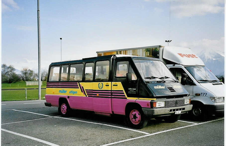 (045'721) - Mller, Uttigen - BE 82 V - Renault am 14. April 2001 in Thun-Lerchenfeld, Waldeck